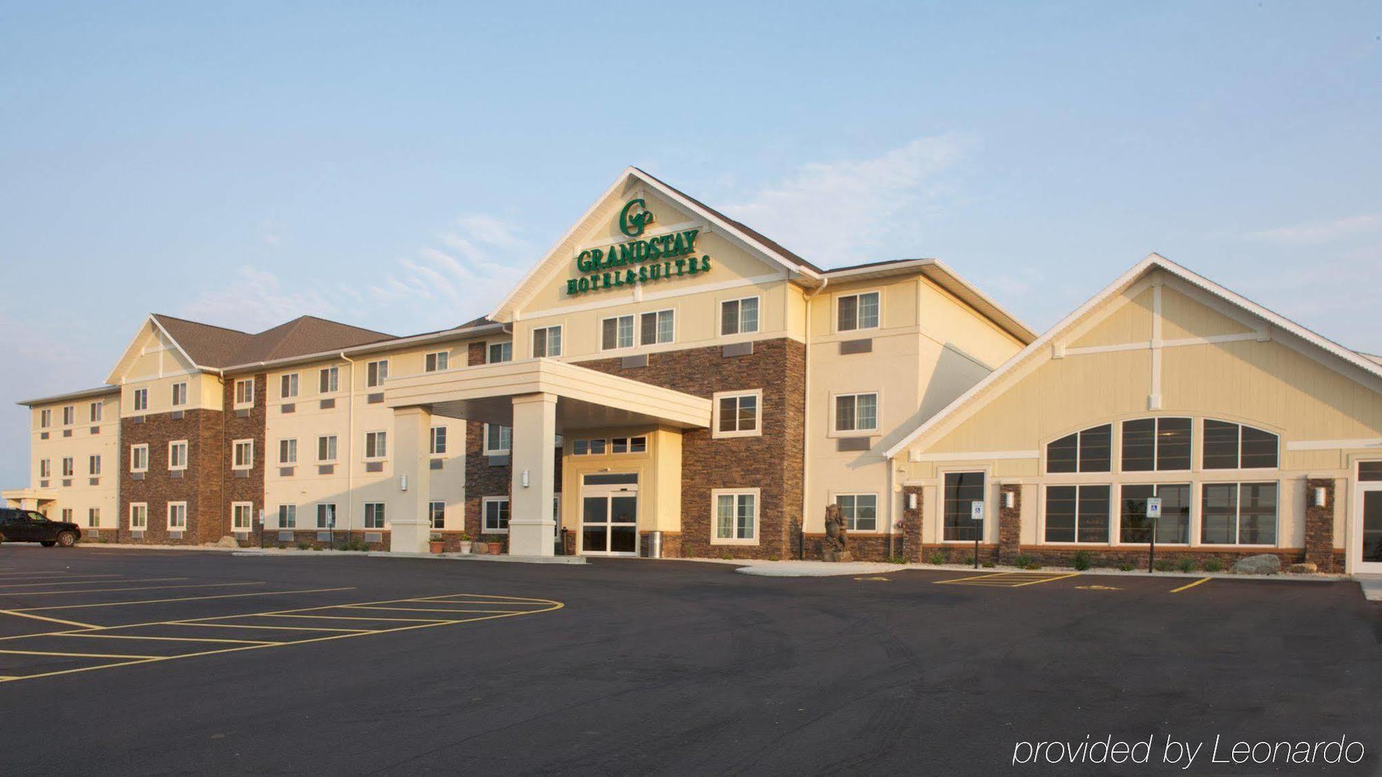 Grandstay Hotel & Suites Mount Horeb - Madison Exteriér fotografie